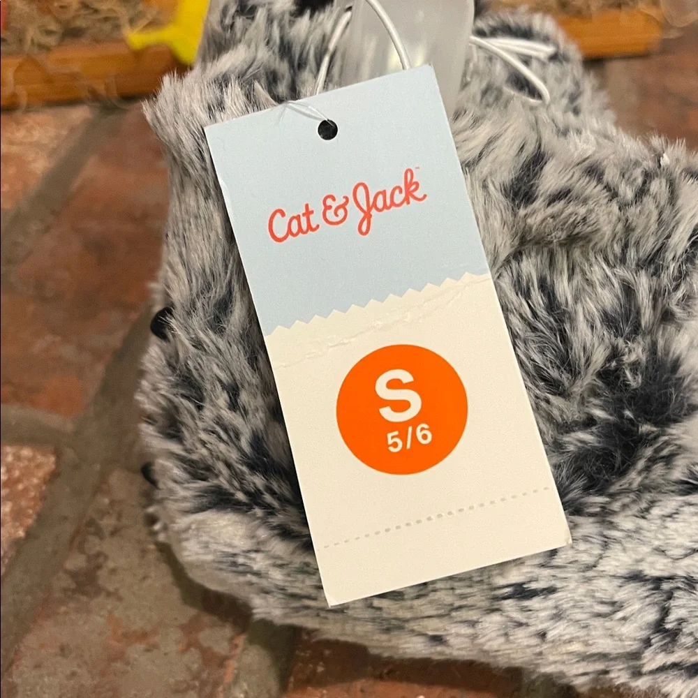 Cat & Jack Fuzzy Gray Slippers